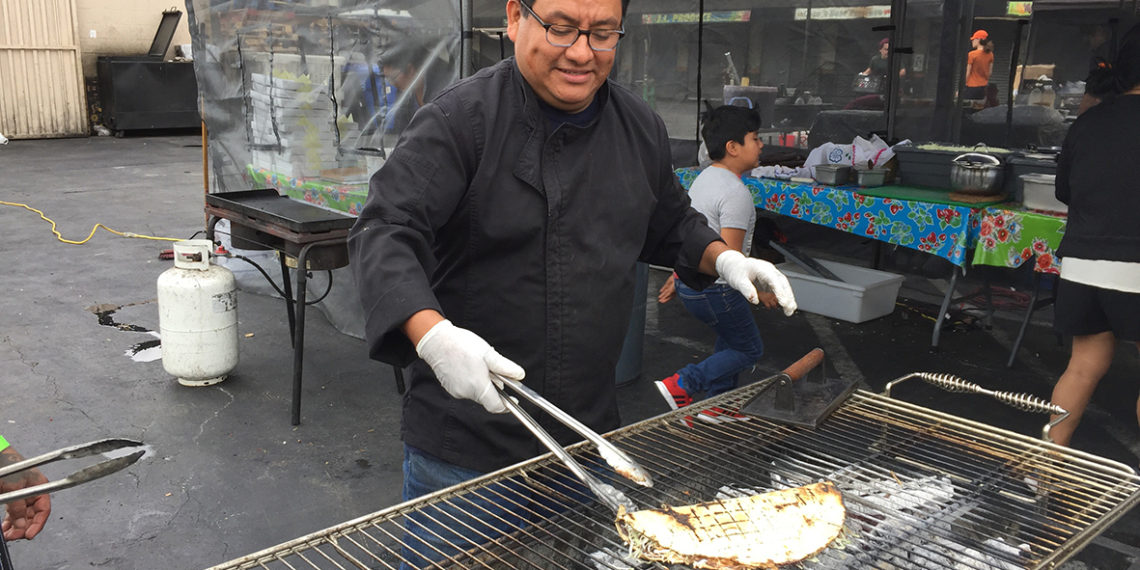 Tlayudas en el sur de Los Ángeles: resistencia gastronómica