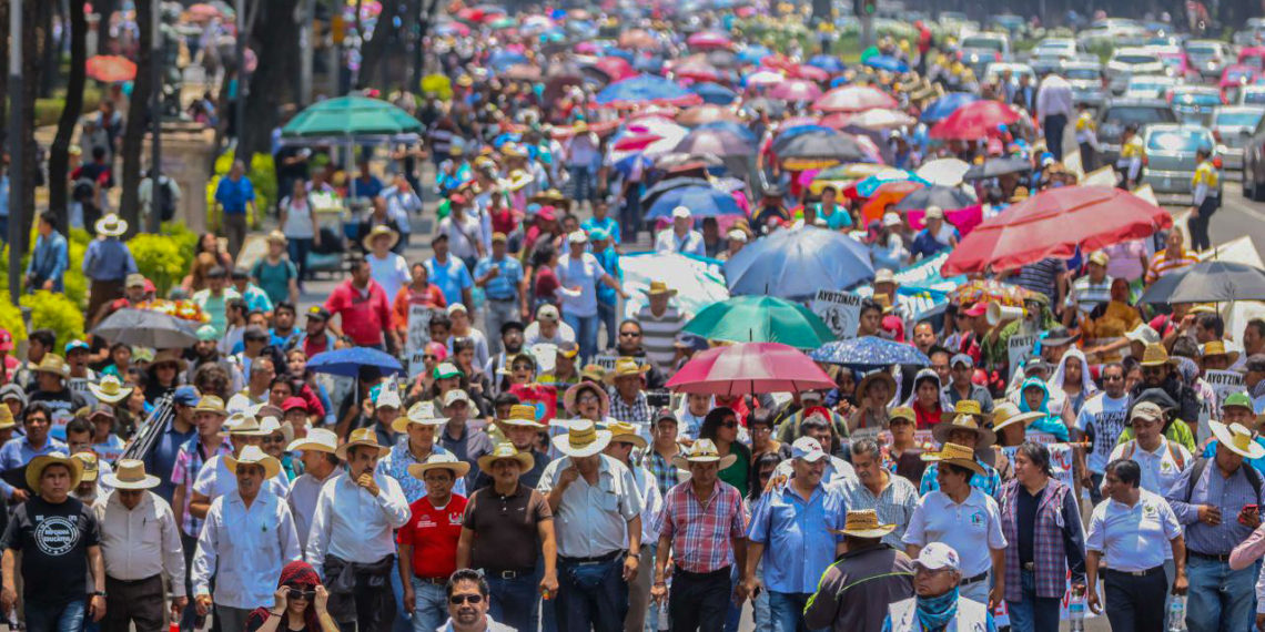 Celebran primer diálogo de CNTE y AMLO