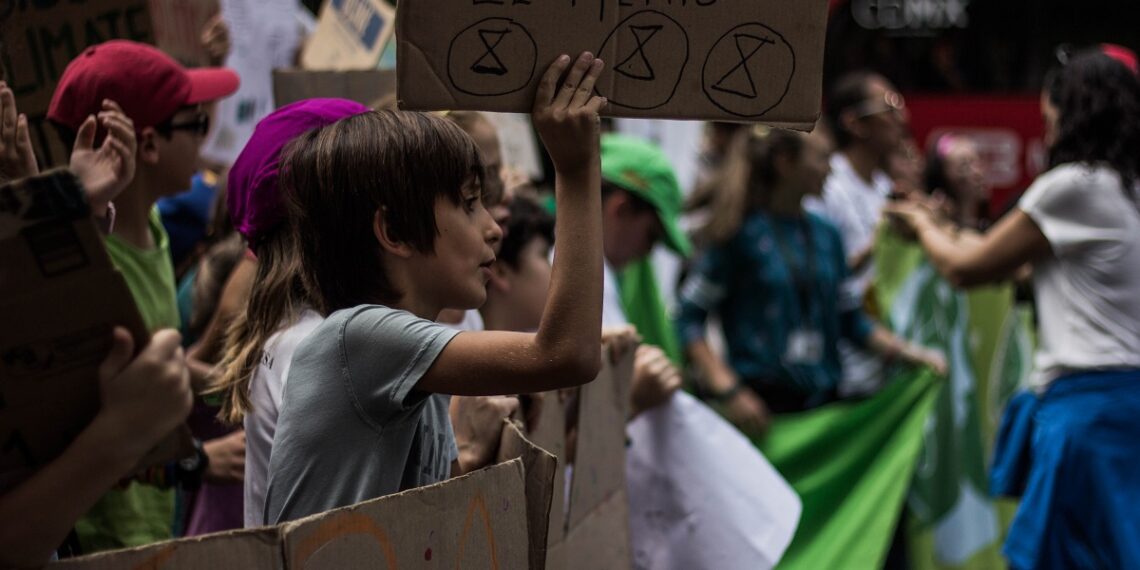 Demandan a gobiernos y a empresas frenar el cambio climático