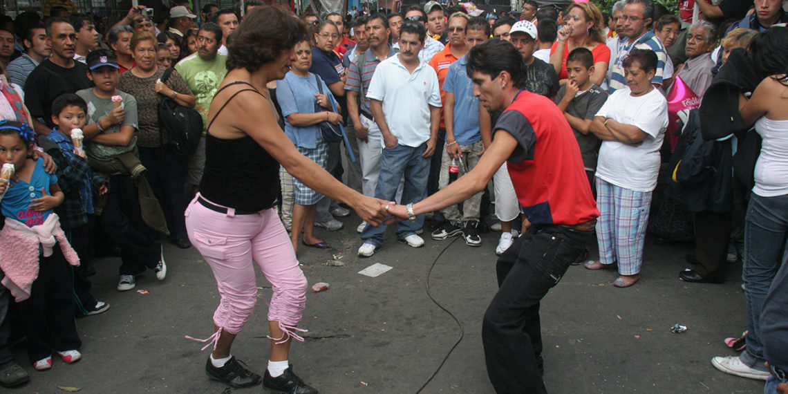 Sonideros enfrentan estigma de la violencia