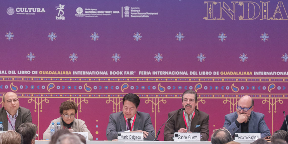Debaten existencia de la Cuarta Transformación en la FIL de Guadalajara