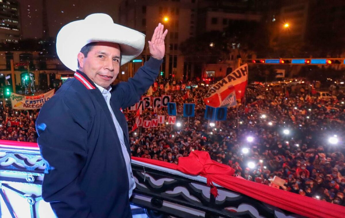 El jurado electoral proclamó a Pedro Castillo presidente del Perú, tras el rechazo de las impugnaciones del fujimorismo