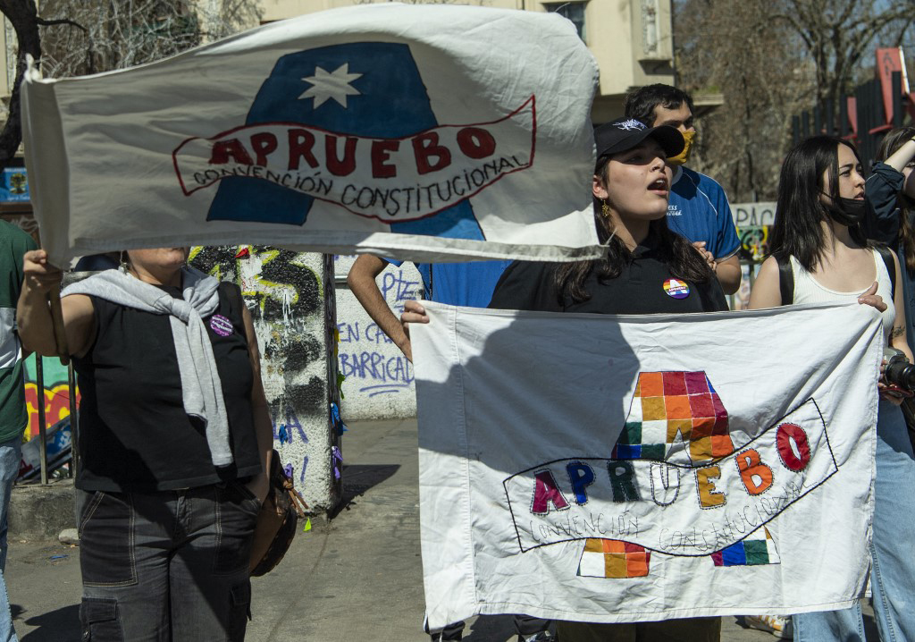 La nueva Constitución en Chile, bajo el asedio de las 'fake news' Pie