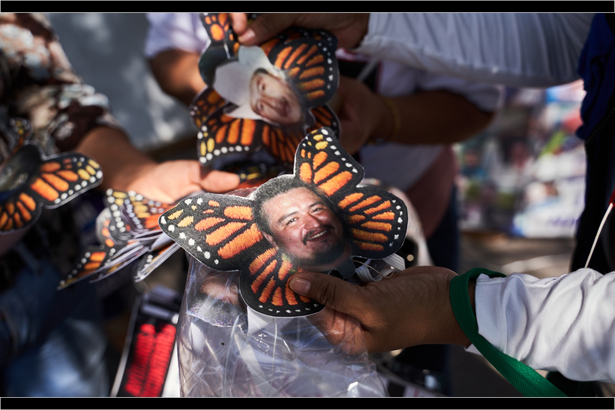 Othon Armando Adame Cruz desaparecido en la carretera Rio Verde - San Luis Potosi en el año 2010, aparece en un cubrebocas con imágenes de personas desaparecidas fueron repartidos durante la marcha por la conmemoración de el Día Internacional de las Víctimas de Desaparición Forzada convocada por familiares de personas desaparecidas y miembros de la Asociacion Voz y Dignidad por los Nuestros. 30 de Agosto del 2020. San Luis Potosi, Mexico. Mauricio Palos