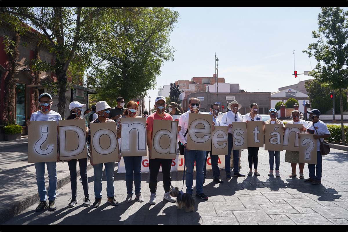 Marcha por la conmemoración de el Día Internacional de las Víctimas de Desaparición Forzada convocada por familiares de personas desaparecidas y miembros de la Asociacion Voz y Dignidad por los Nuestros. 30 de Agosto del 2020. San Luis Potosi, Mexico. Mauricio Palos
